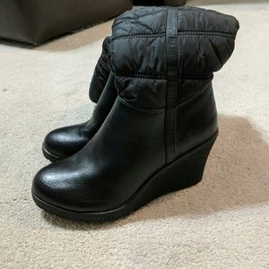 Great wedge boots for winter!